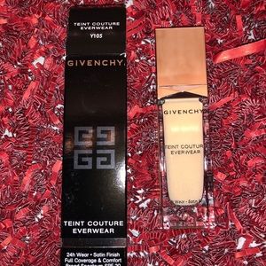 Y105 - Givenchy Tient couture everwear Foundation